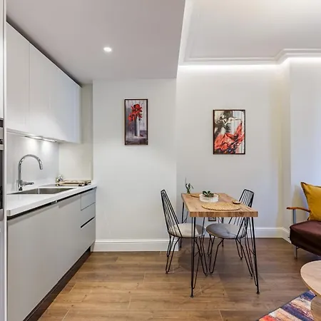 Modern House With Central Location In Beyoglu Istanbul